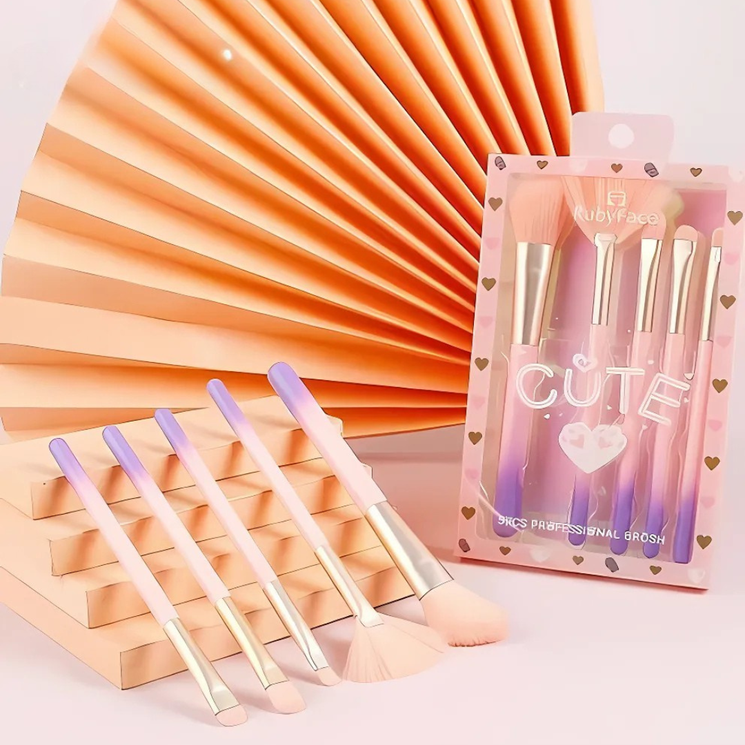 SET OF 5 MAKEUP BRUSHES